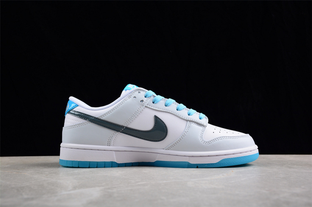 Nike Dunk Low "520"