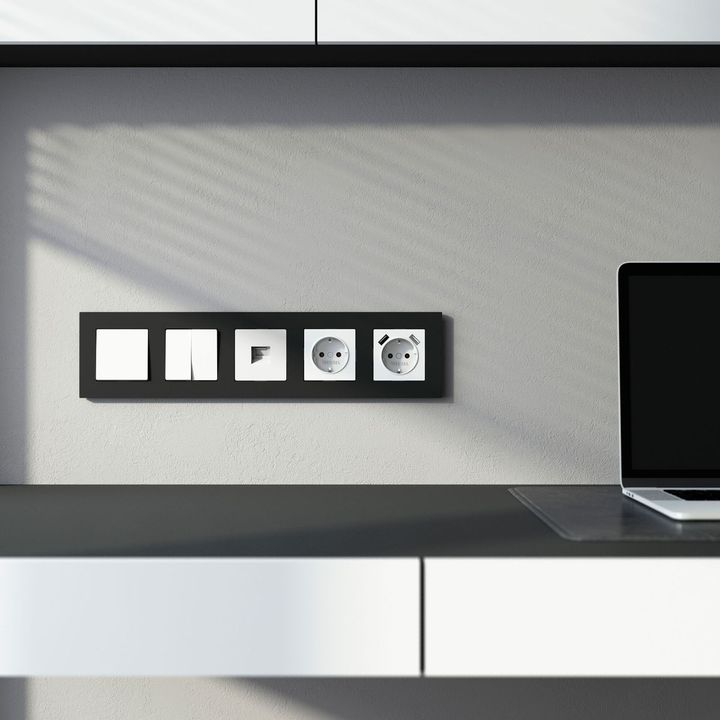 Рамка Werkel Slab на 5 постов черный софт W0052908 4690389207907