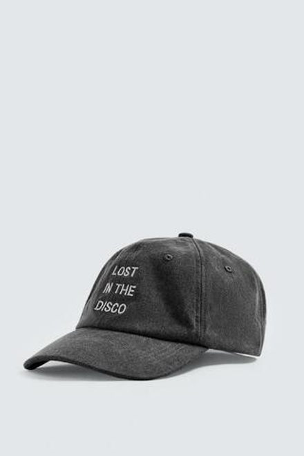 ZARA КЕПКА С ЭФФЕКТОМ ПОТЕРТОСТИ И ВЫШИВКОЙ, ЧЕРНЫЙ