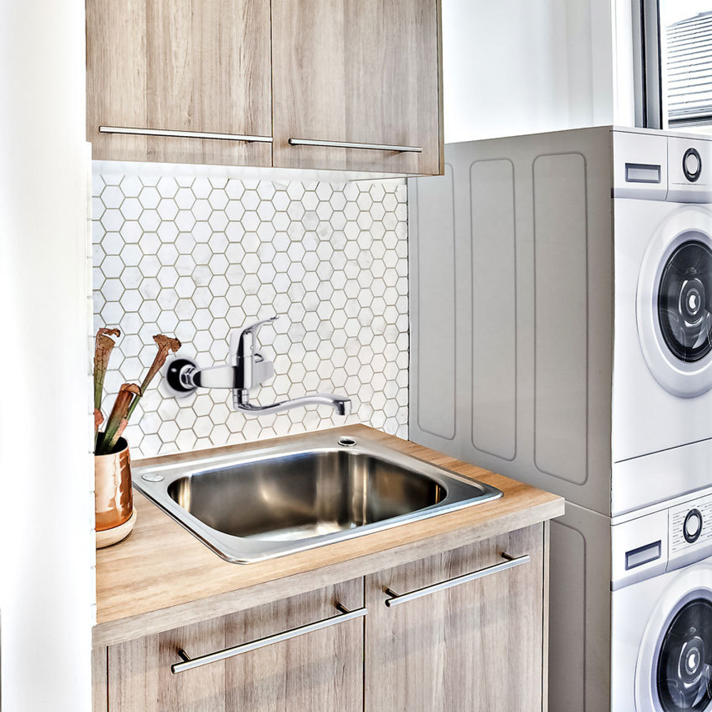 Смеситель для кухни настенный YPSILON PLUS 640702CC