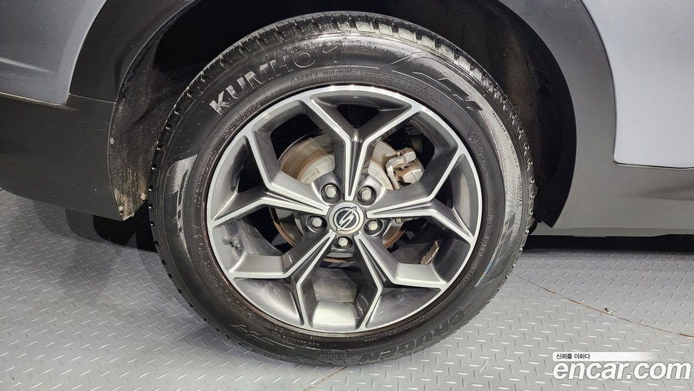 KG Mobility (Ssangyong) Beautiful Korando Дизель 1.6 4WD 딜라이트 Plus (08.2019)
