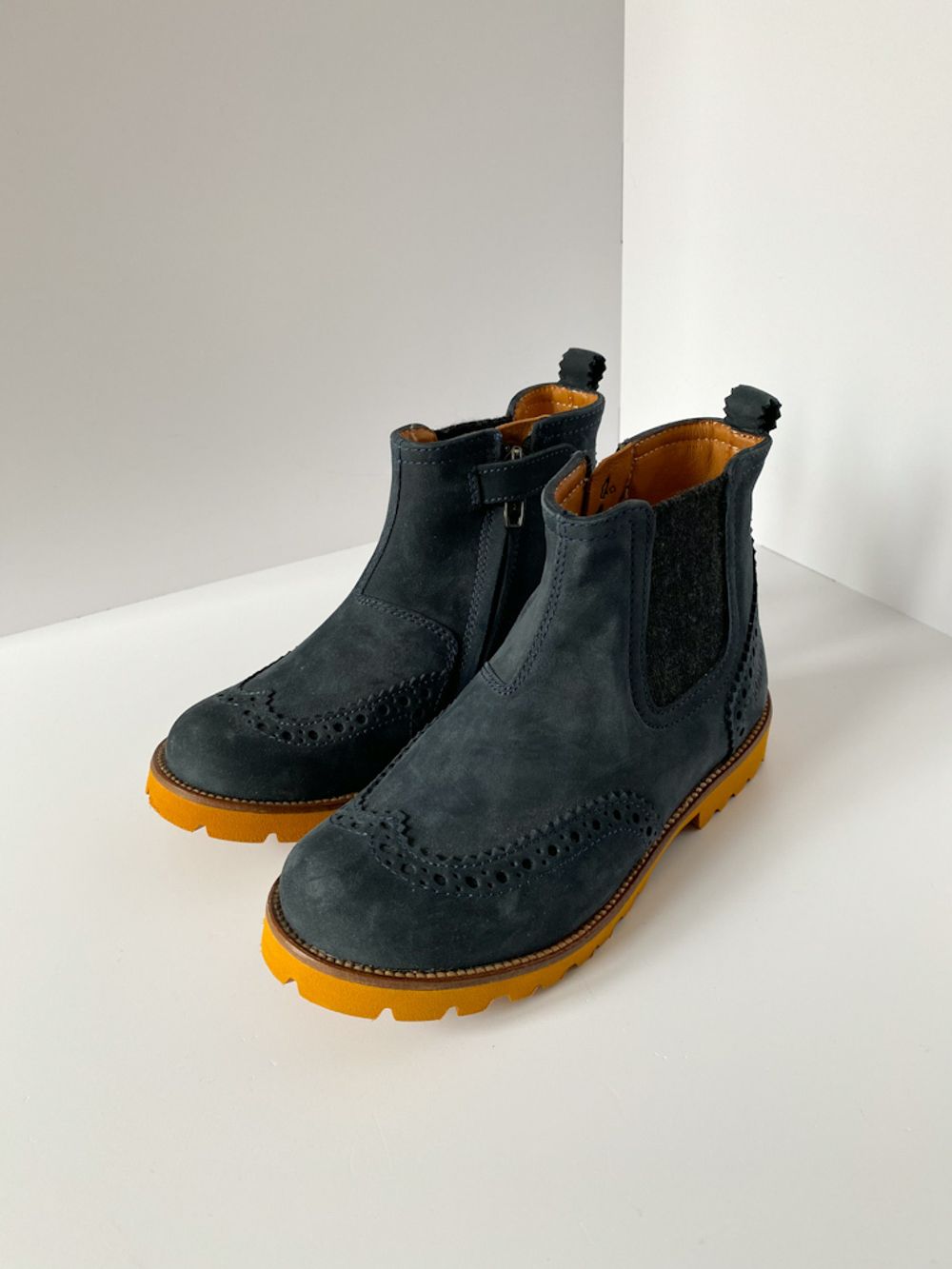 Новые ботинки Pom DApi, 28,5