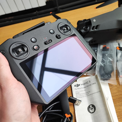 Квадрокоптер DJI Mavic 3 Fly More Combo (пульт DJI RC Pro) (уценка)