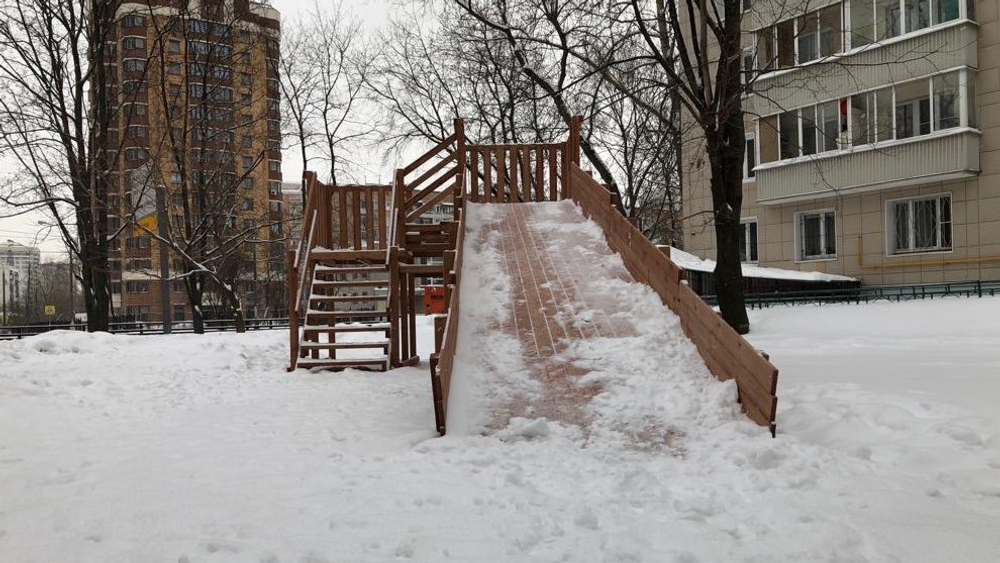 Зимняя горка SWAN 2 (скат 7 м)