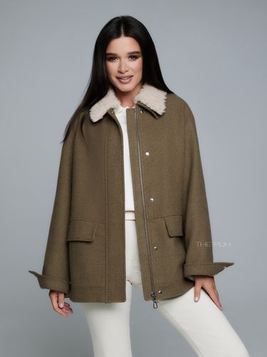 Куртка с меховым воротником в цвете хаки