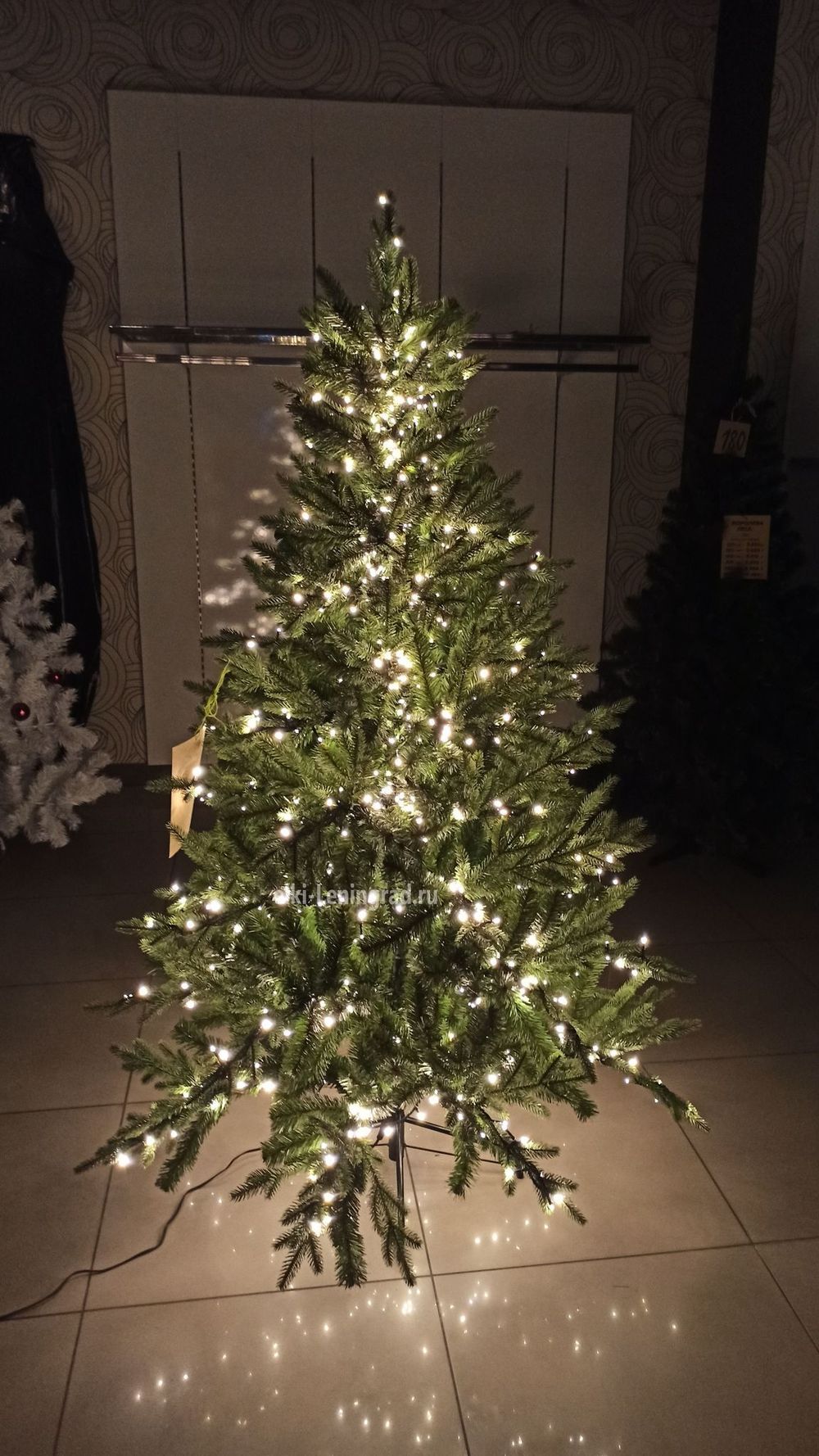 Елка с гирляндой «Валерио» (Литая+пвх) 210 см / 2,1 м