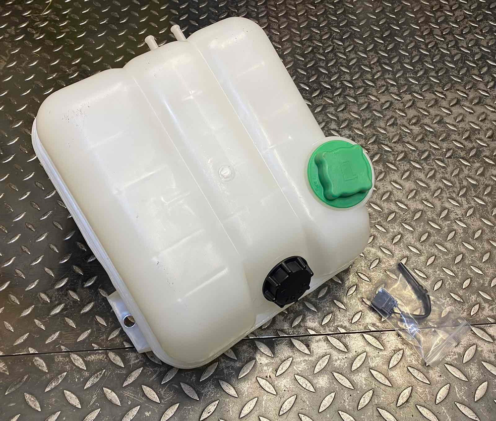 Бачок расширительный 20879330