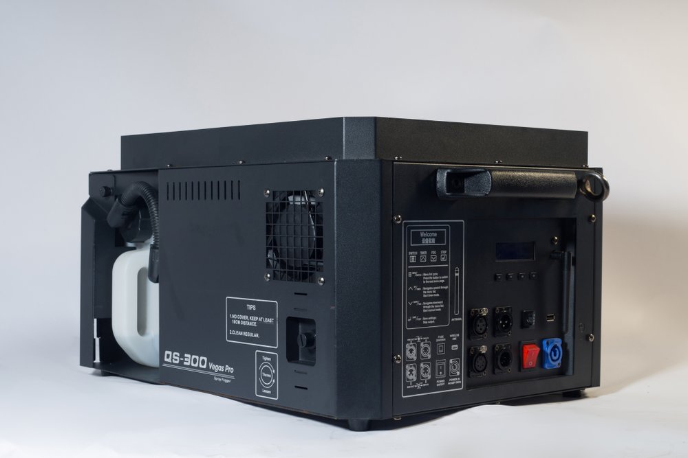 Дым машина вертикальная Zumen QS-300, 3000 Вт