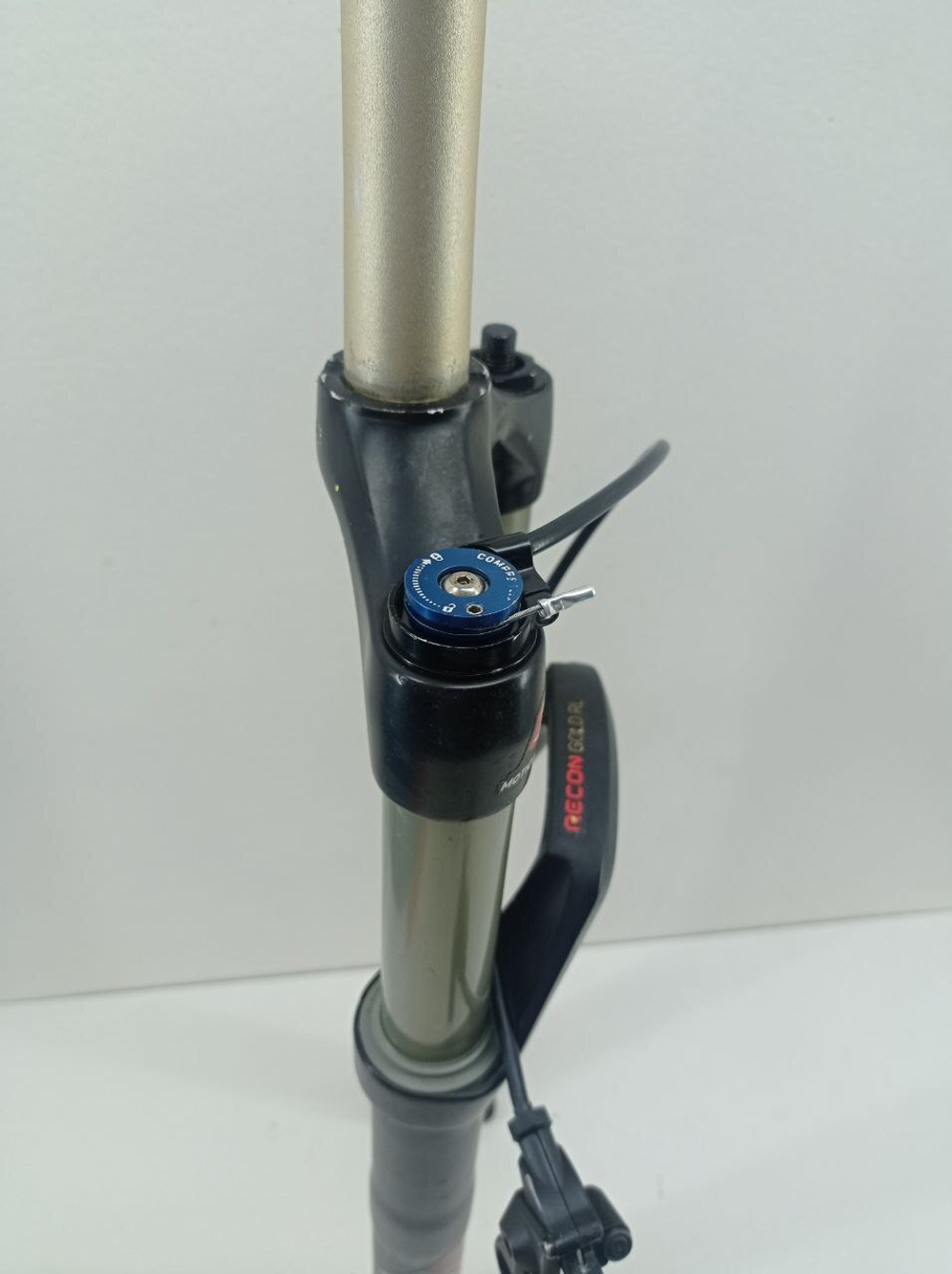 Вилка велосипеда RockShox Recon Gold pv0065