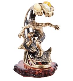 Народные промыслы AM- 608 Фигурка «Серфинг на скатах» (латунь, янтарь)