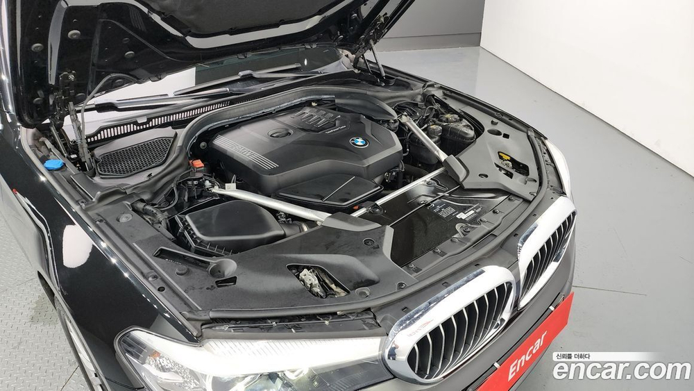 BMW 5 Series (G30) 520i Luxury (04.2020)