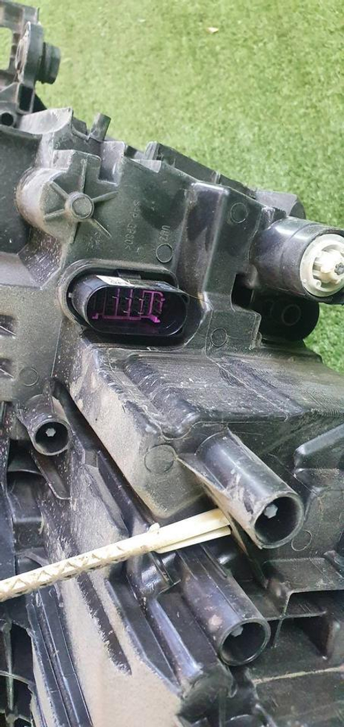 Битая Фара правая Skoda Kodiaq (2016-2022) LED