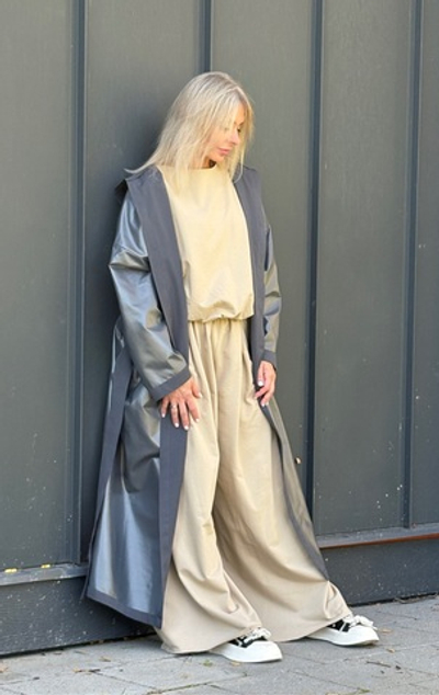 Дождевик с капюшоном и поясом /серый перламутровый