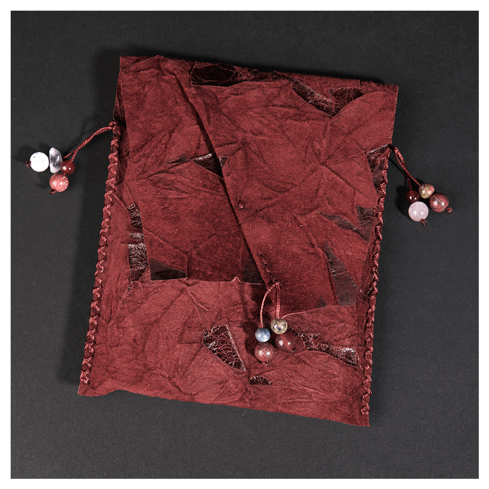 Кожаная обложка на паспорт «Шаманка» (фигура)