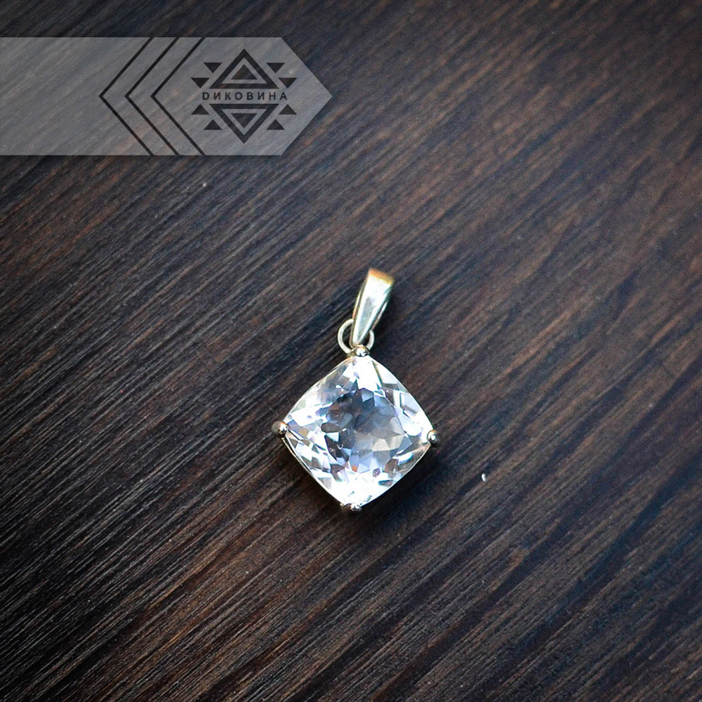 Кулон с розовым кварцем