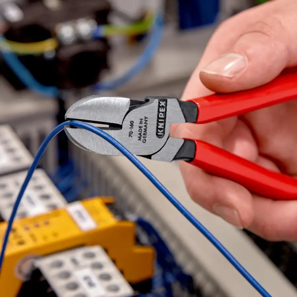Кусачки боковые черненые 160 мм Knipex 70 01 160