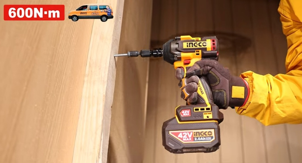 Аккумуляторный бесщеточный ударный гайковерт INGCO CIWLI42602 INDUSTRIAL 42 В 1/2" 600 Нм