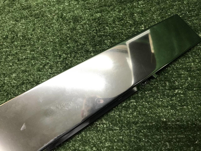 Накладка двери левая Mercedes S Z223 20-нв Maybach