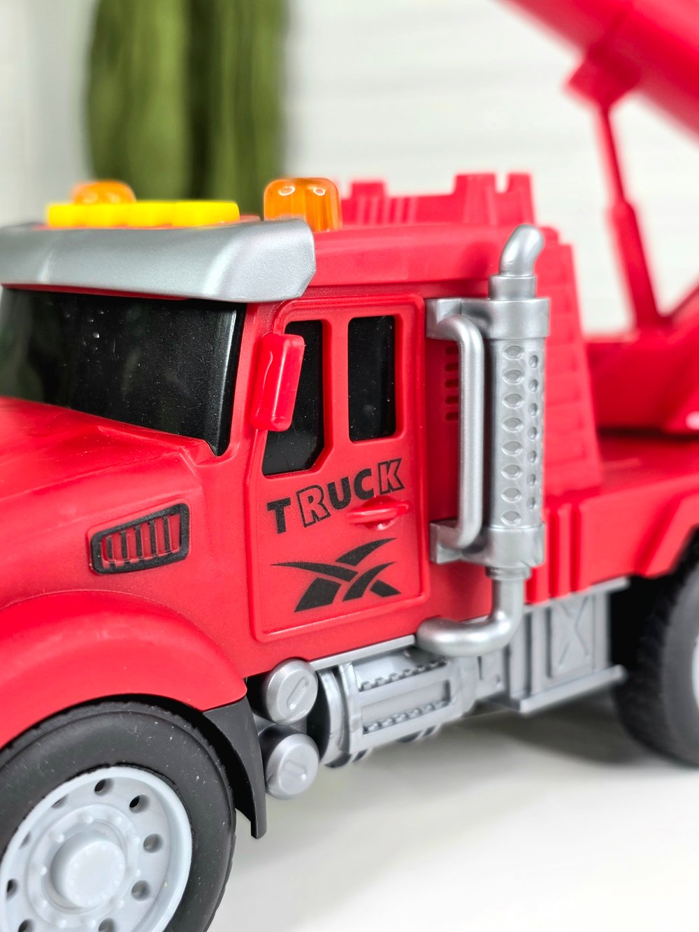 Машинка Пожарная техника со светом и звуком (BHX930)