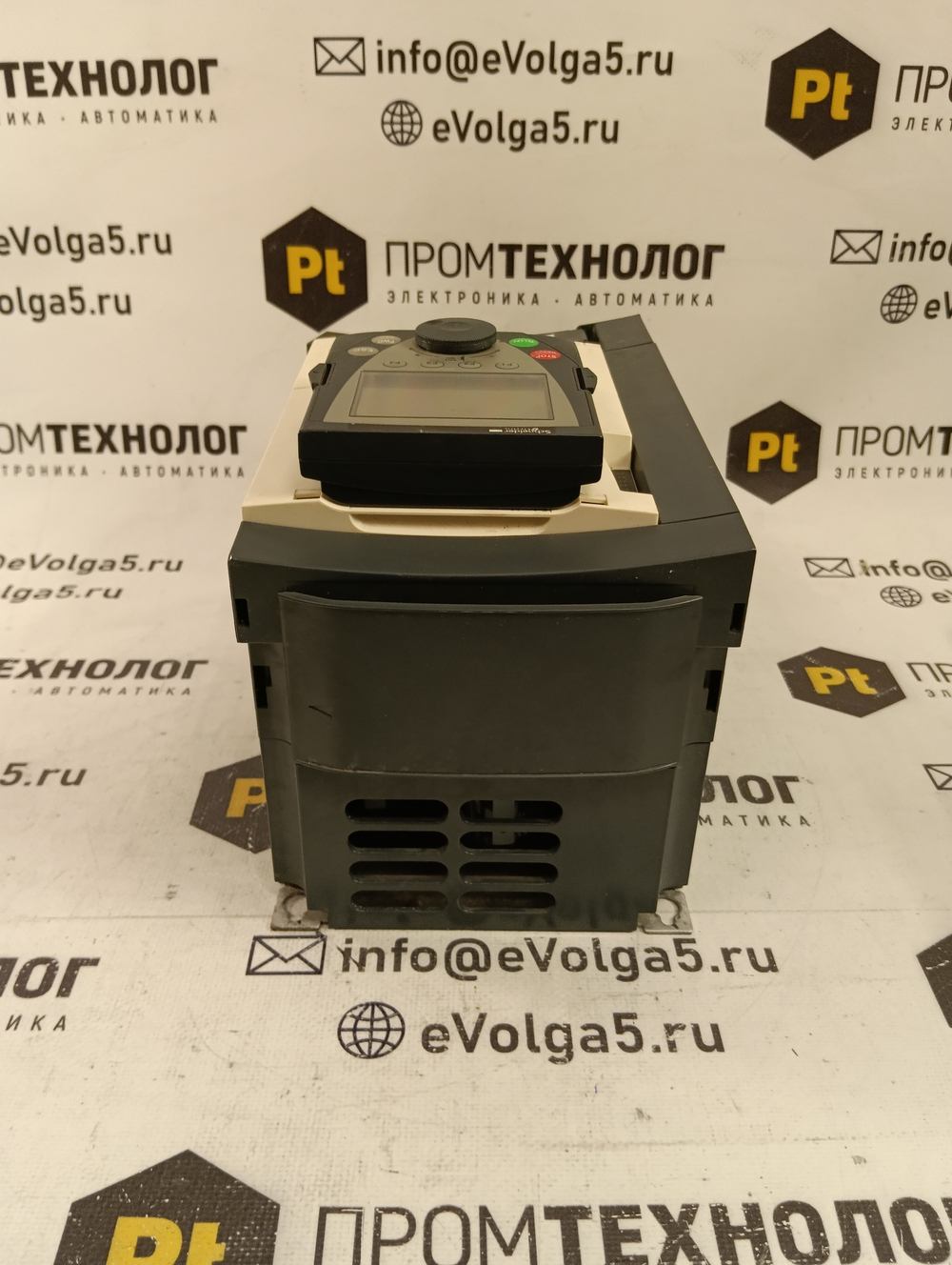 S.E. ATV71HU30N4 б/у