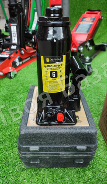 Домкрат гидравлический бутылочный в кейсе 6 тонны