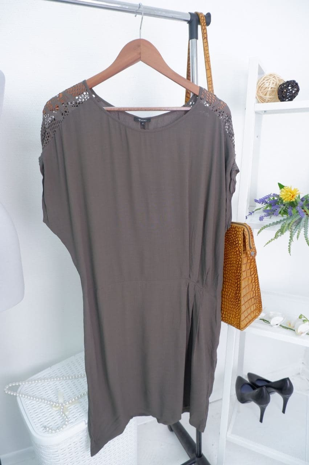 Платье JONES комфортное 42 размер, новое