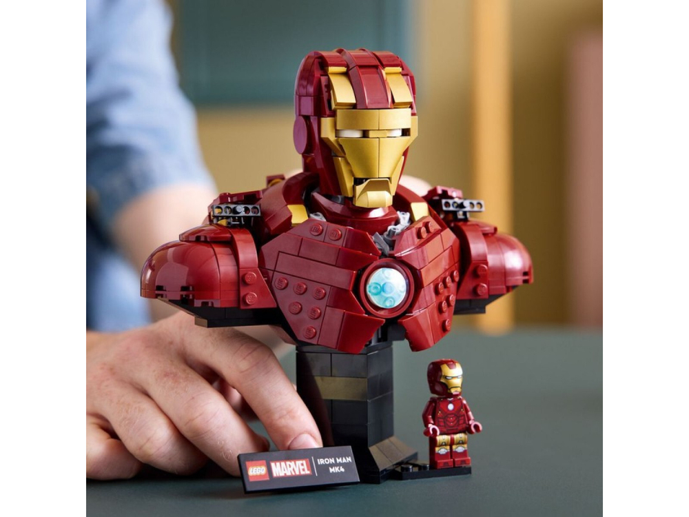LEGO 76327 Iron Man MK4 Bust — сборная модель бюста Железного Человека (436 деталей)
