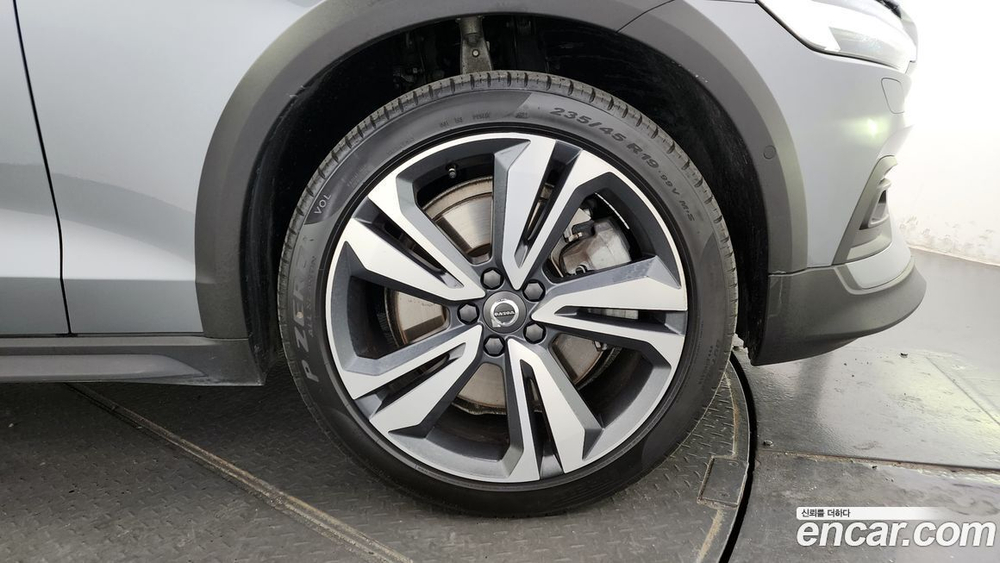 Volvo V60 Cross Country 2 Generation T5 Pro AWD (11.2019)