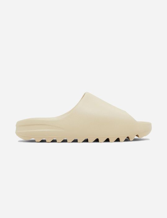 YEEZY Slide 