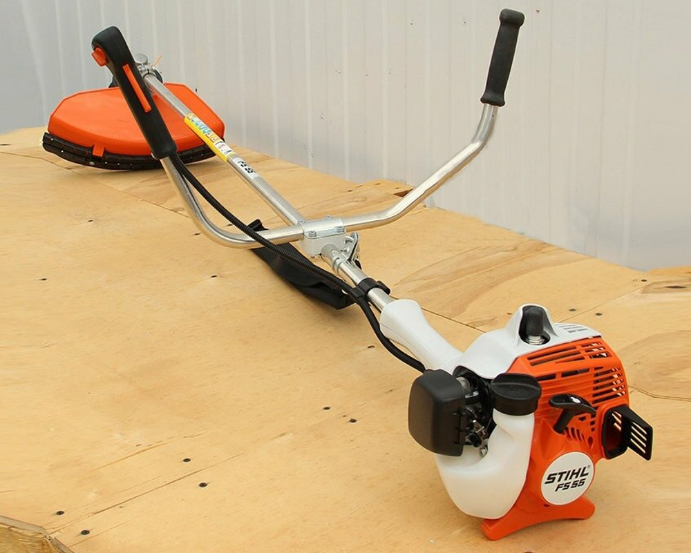 Триммер STIHL FS55 бензиновый, ширина скашивания 55см, полная комплектация с катушкой и ножом ОРИГИНАЛ