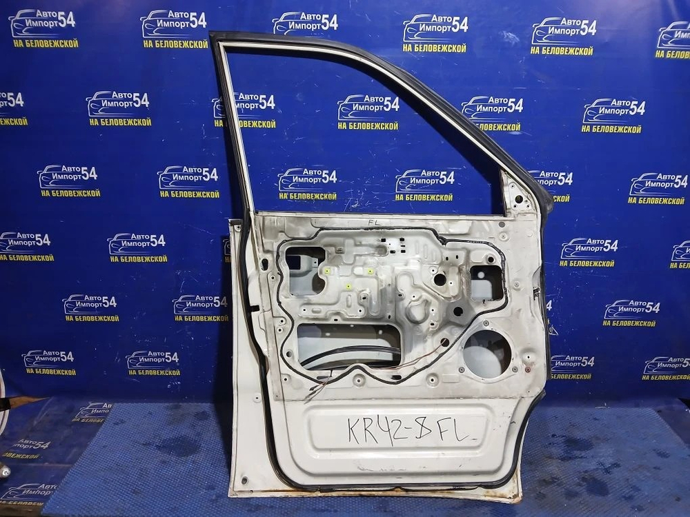 Дверь передняя левая TOYOTA LITEACE 1999