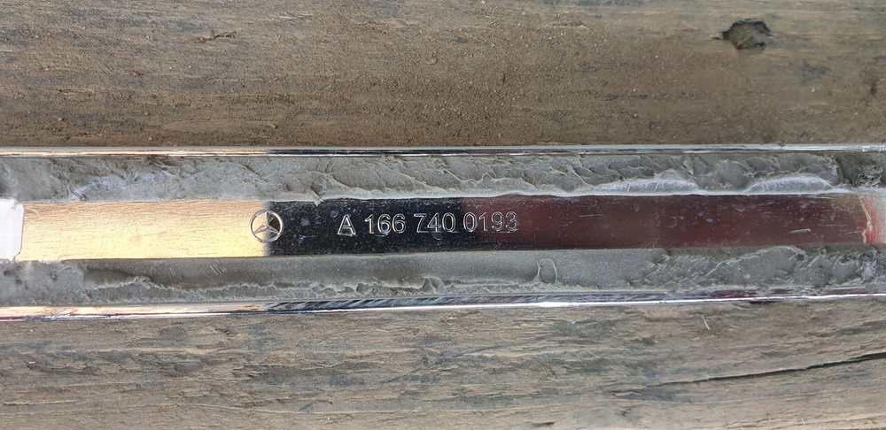 Молдинг крышки багажника Mercedes GLE (W166) 11-18 Б/У Оригинал A1667400193