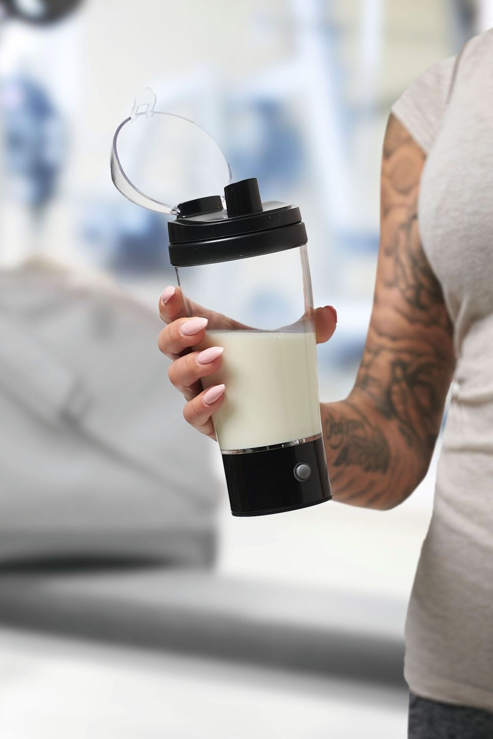 Электрический шейкер CURL