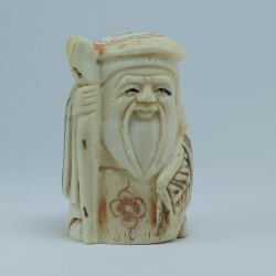 Нэцкэ Шоусин с посохом