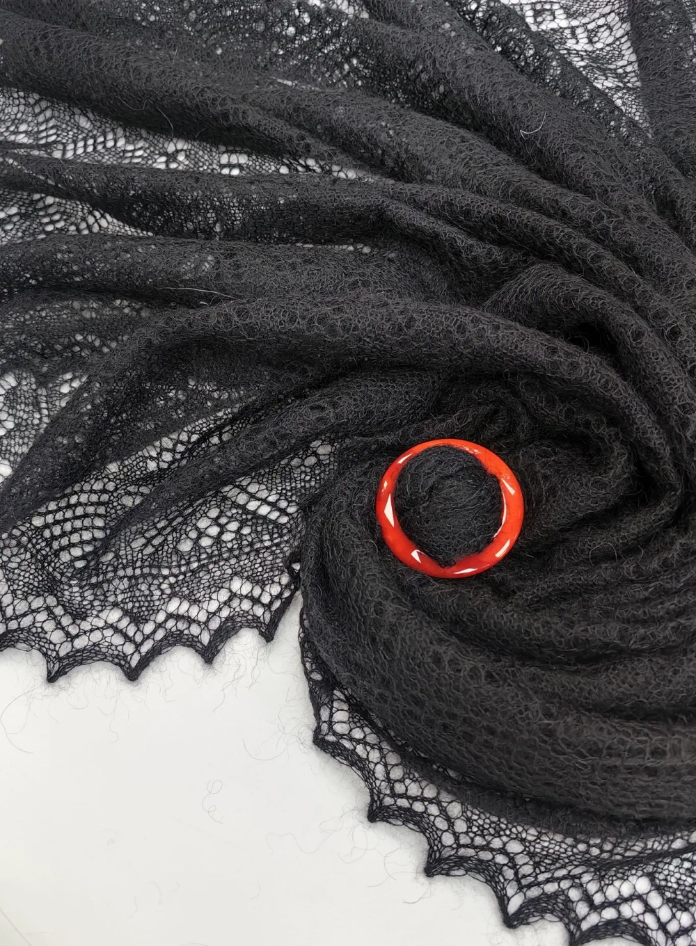 Оренбургский пуховый платок-паутинка А110-07 черный