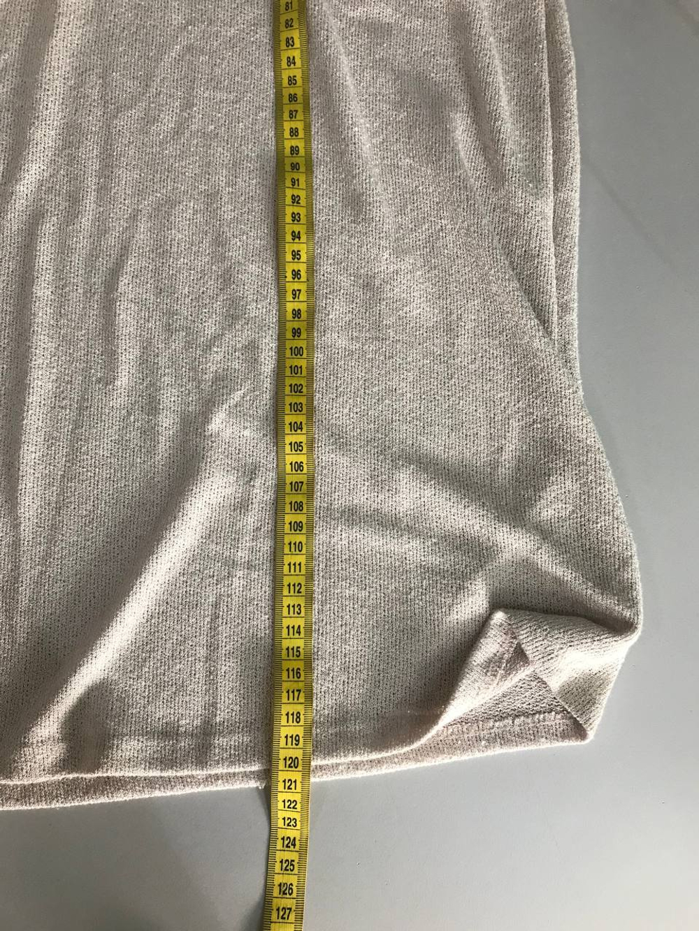 Платье длинное базового оттенка, визуально 46 размер