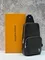 Сумка-слинг Louis Vuitton Avenue LV кожа Taiga Black