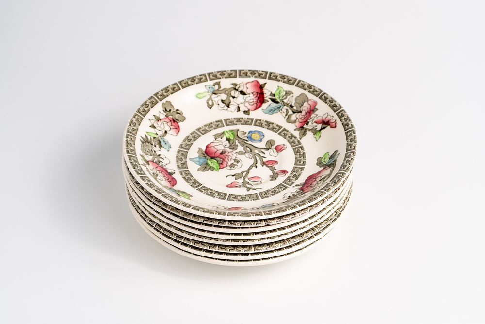 Восемь блюдец с узором «Индийское дерево»