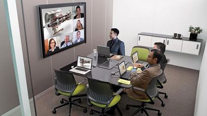 «Huddle room» - маленькая переговорная.