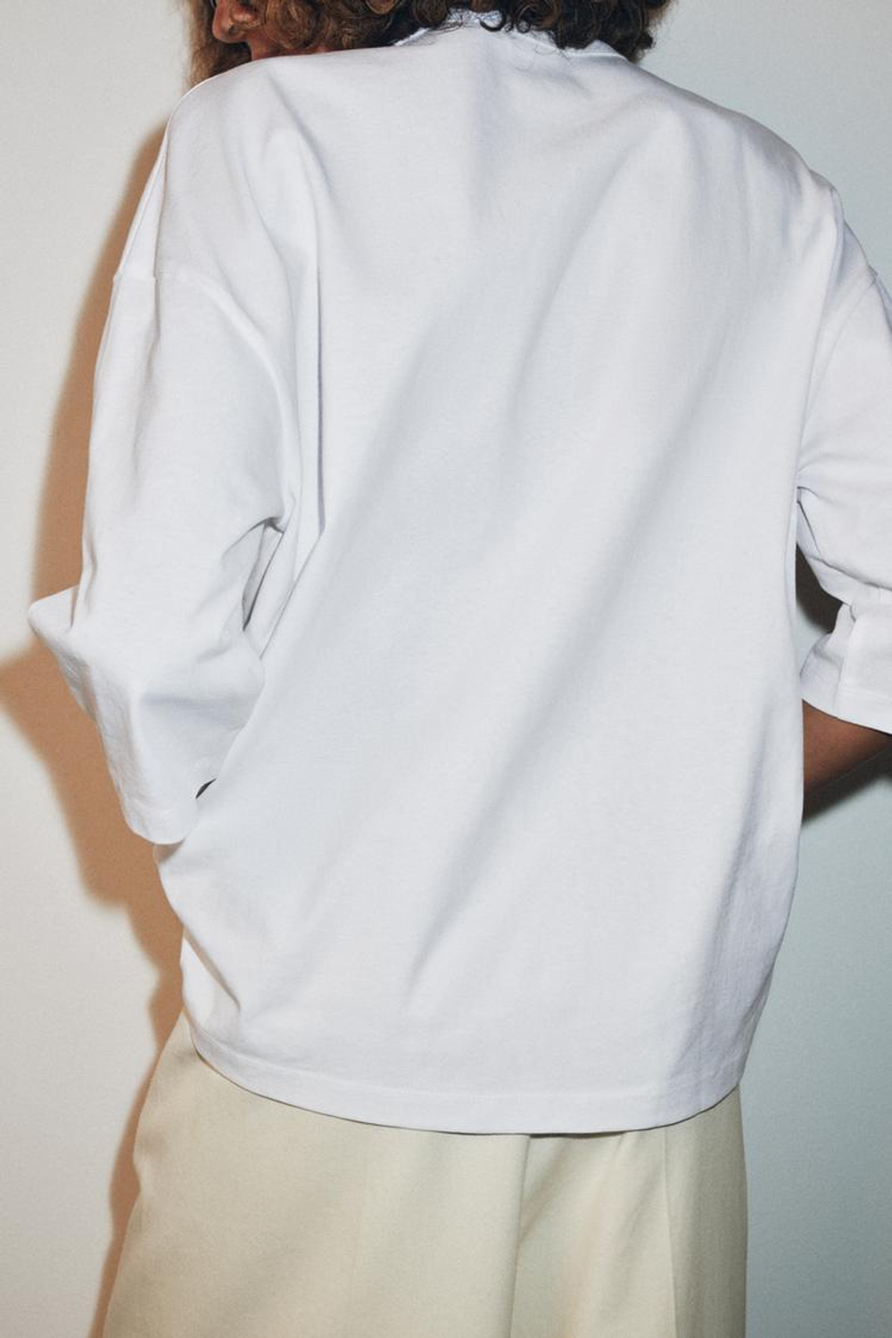 ZARA ФУТБОЛКА В СТИЛЕ РУСТИК С РУКАВАМИ ТРИ ЧЕТВЕРТИ, БЕЛЫЙ