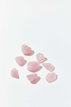 Розовый кварц галтовка