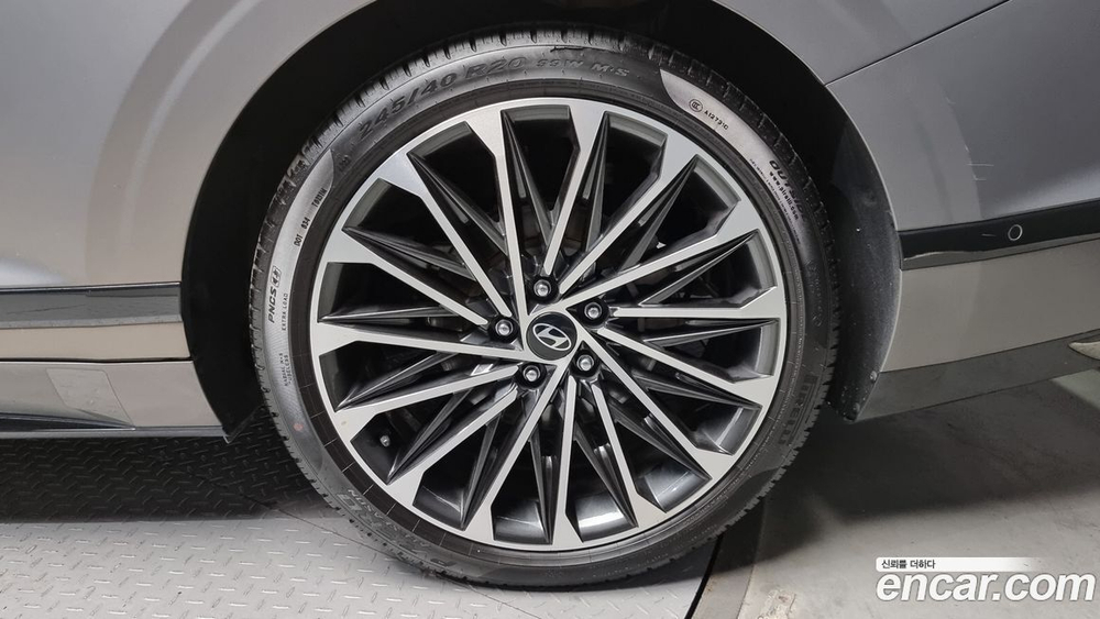 Hyundai Grandeur (Azera) (GN7) 2.5 Бензин 2WD (02.2023)