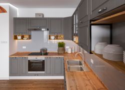 Модульный кухонный гарнитур «Капри» 2400/3300 мм (Липа пепел), ЛДСП/МДФ, ДСВ Мебель