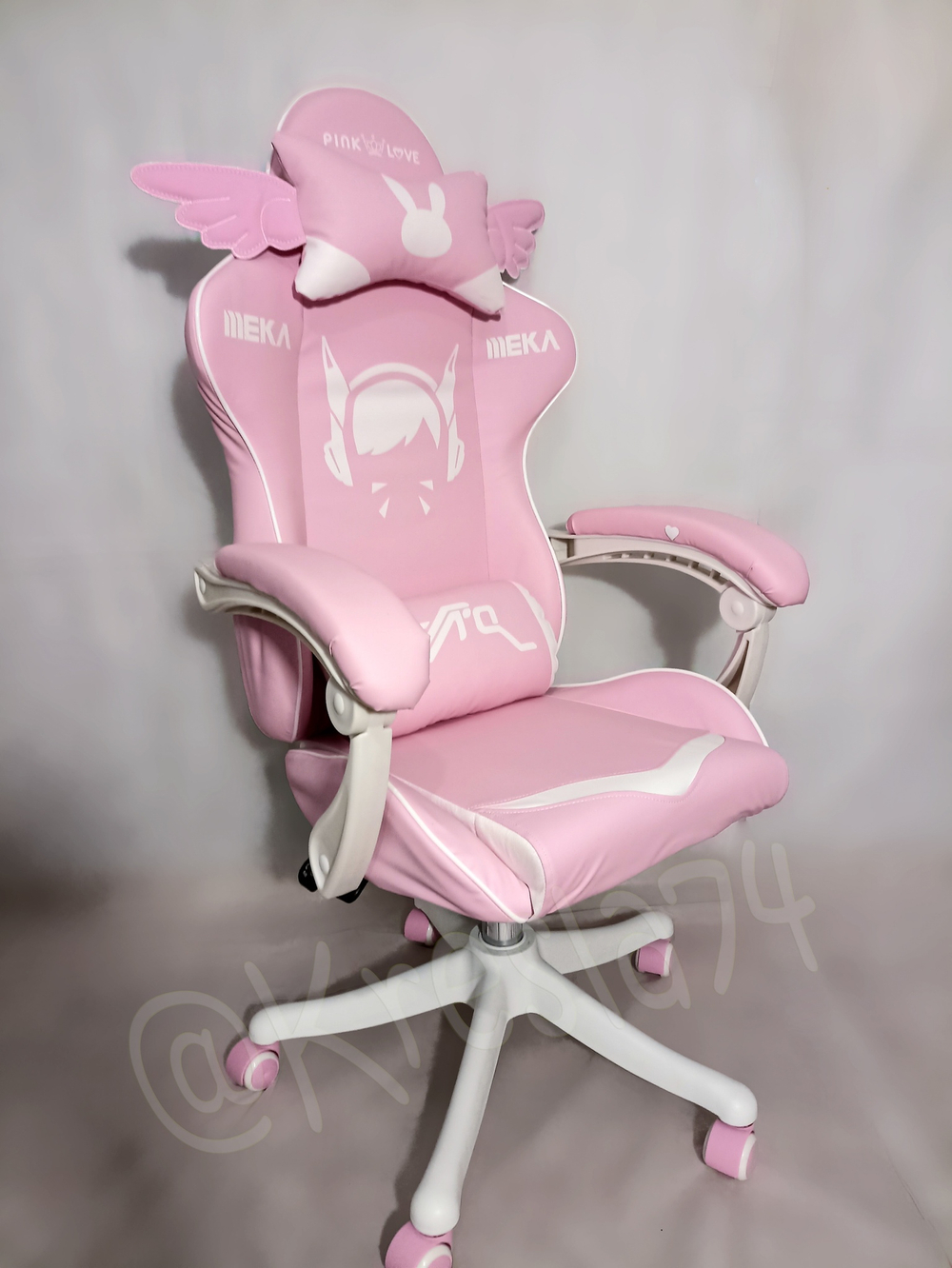 Геймерское кресло Pink Love. Розового цвета