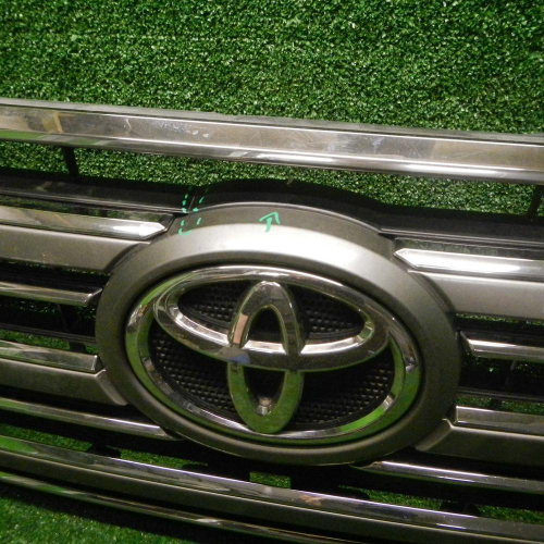 Решетка радиатора Toyota Land Cruiser 200 (2015-2021)
