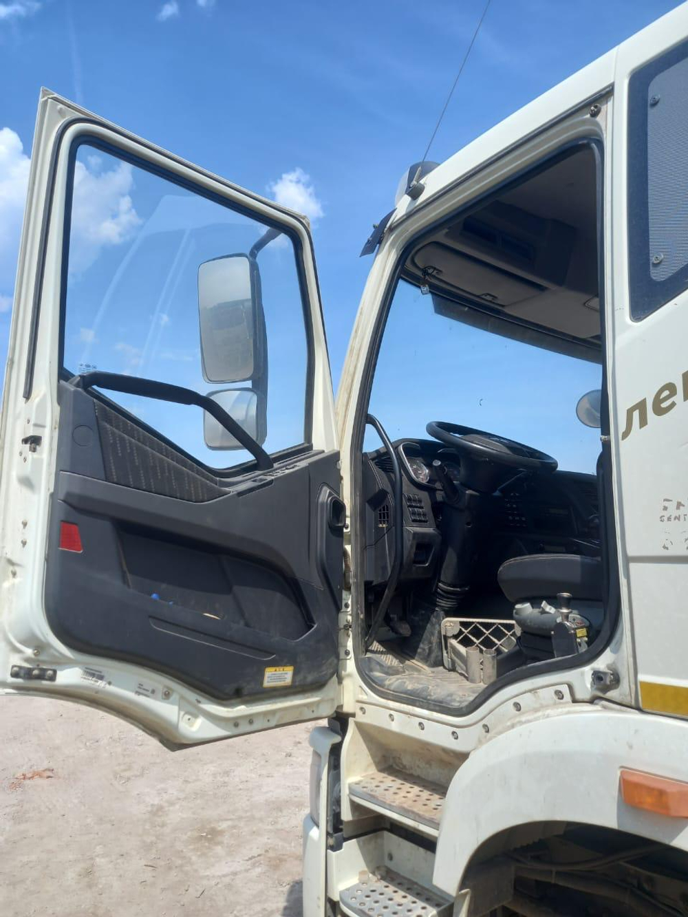 FAW J6 8x4 Самосвал CA3310P66K24T4E5 (Дизельный, 11,1 л, 420 л.с., МТ)