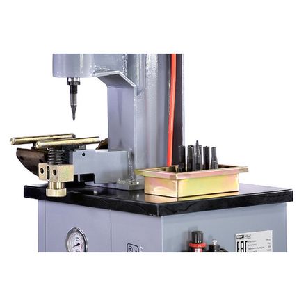 Цена на KraftWell (KRW300S) Станок для наклепки накладок на тормозные колодки (пневмо)