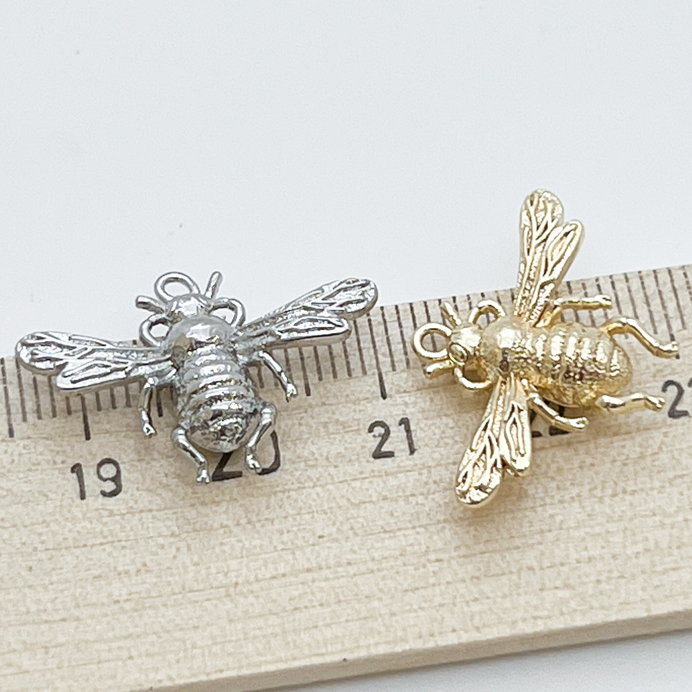 Подвеска Пчела, цвет серебро (родий), размер 18*25 мм, цена за 1 шт