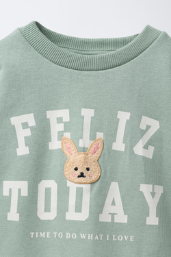 ZARA ТОЛСТОВКА В СТИЛЕ VARSITY С АППЛИКАЦИЕЙ ИЗ МАХРОВОЙ ТКАНИ, ЛИНЯЛЫЙ ЗЕЛЕНЫЙ