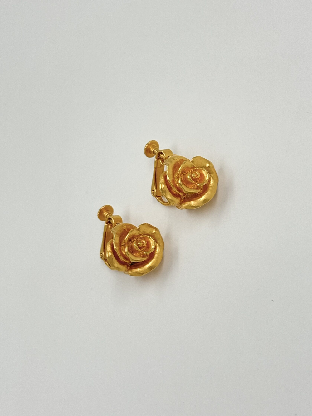 Клипсы Розы Kenzo